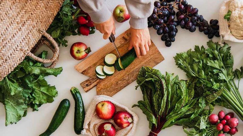 Veganismo para iniciantes: um guia passo a passo para adotar um estilo de vida baseado em vegetais